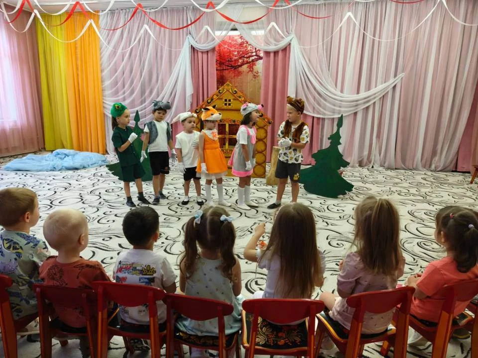 Встречаем малышей сказкой