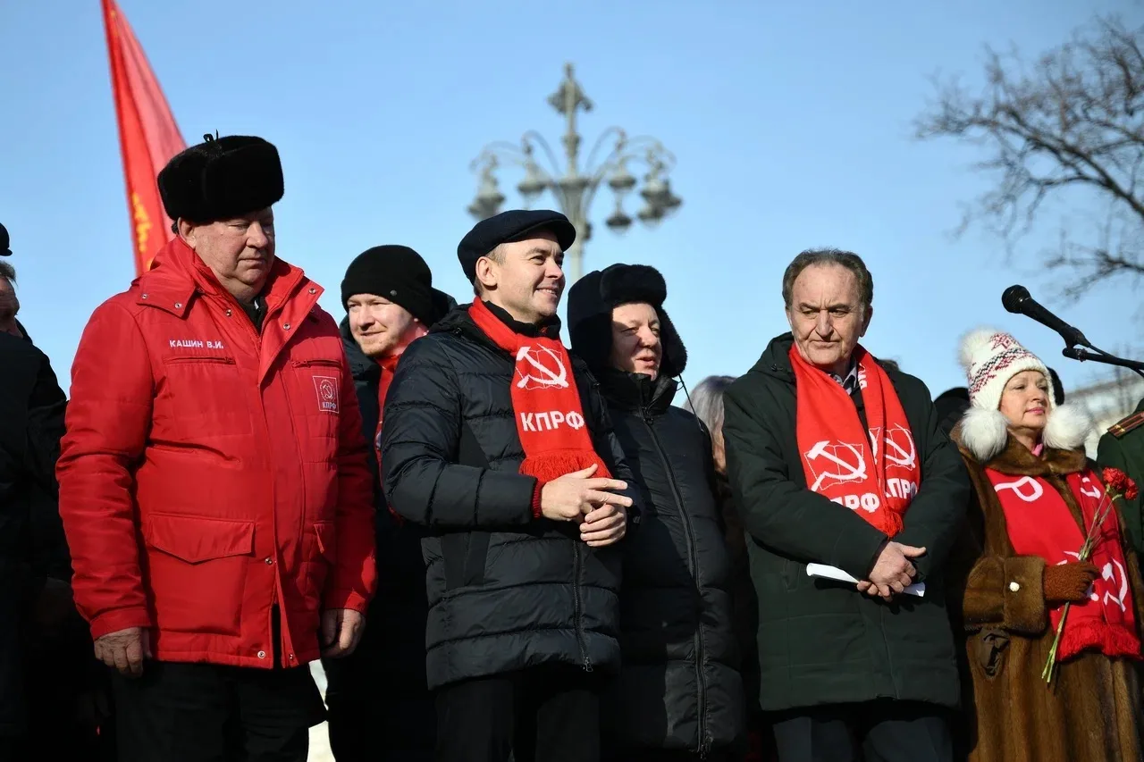 Сегодня в Москве прошла встреча депутатов-коммунистов  с избирателями.   Встреча была посвящена Дню 