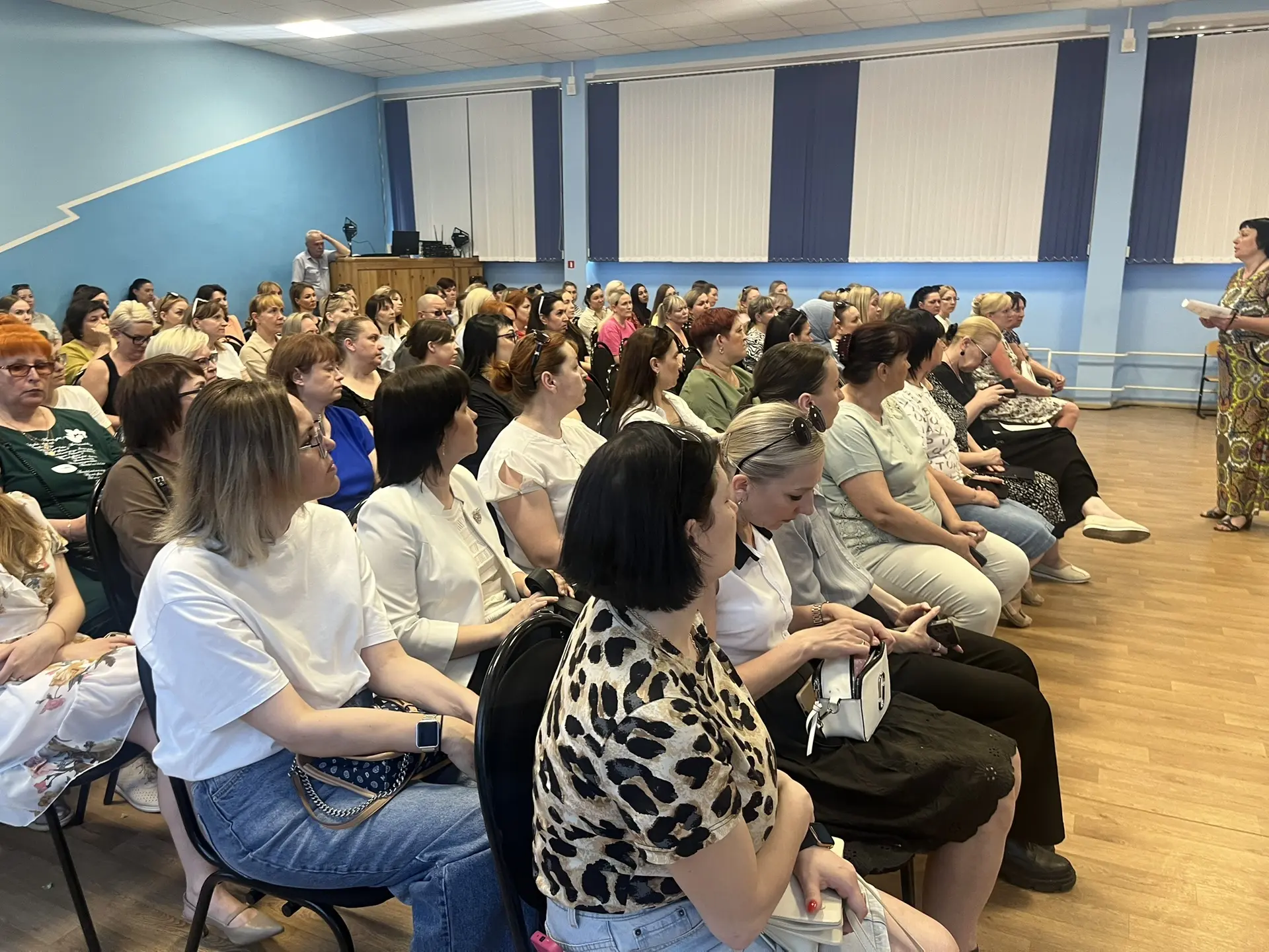 👥 Общешкольное родительское собрание перед каникулами  В преддверии летних каникул прошло общешкольн
