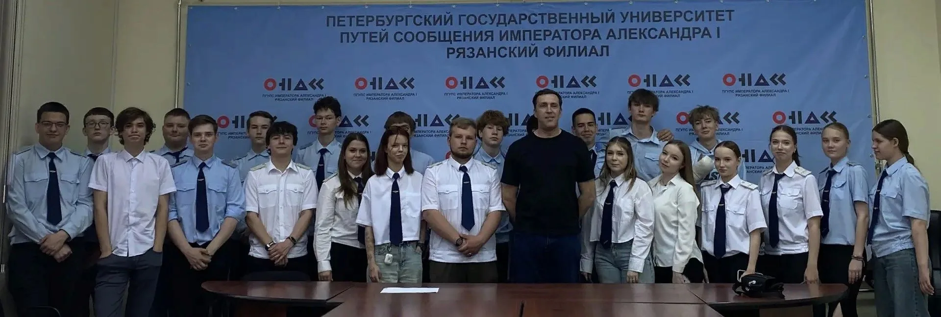 🧑‍🦱🧒 «Открытый диалог» со студентами. 🚂 В филиале Петербургского государственного университета п