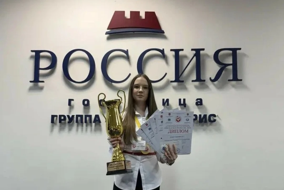 Юная исследовательница Татьяна Анищенко, ученица восьмого класса школы № 1 Новочеркасск...
