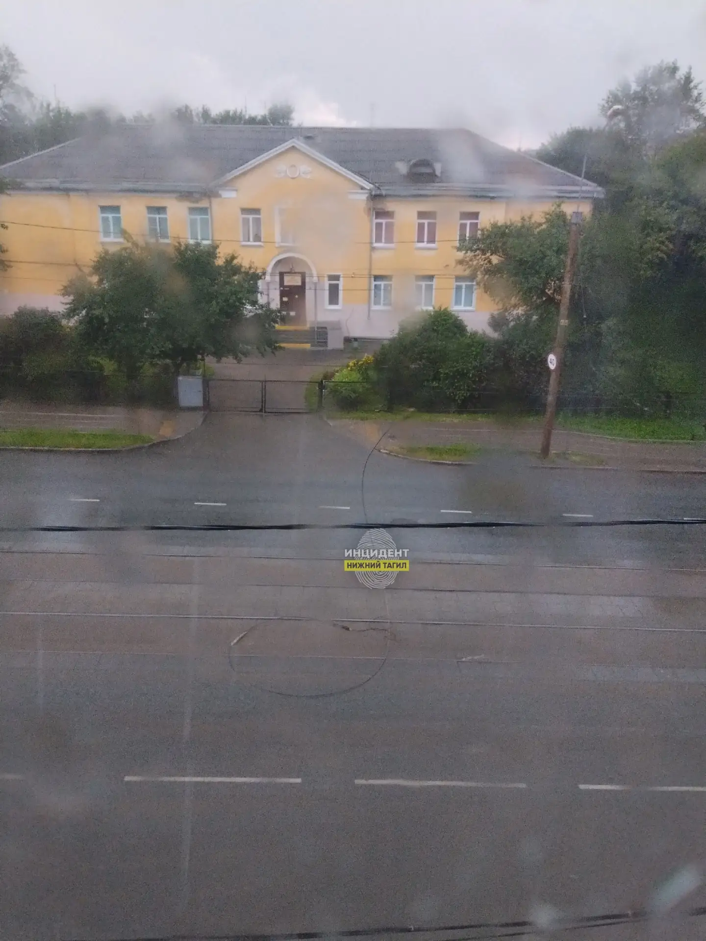⭕ Движение электротранспорта временно прекращено: на улице Космонавтов произошел обрыв ...