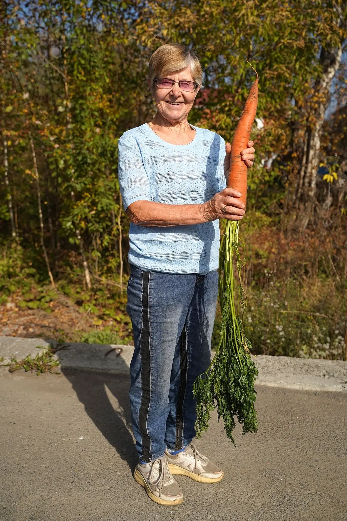 Вот это урожай — морковь вышла за рамки грядки!🥕 💪