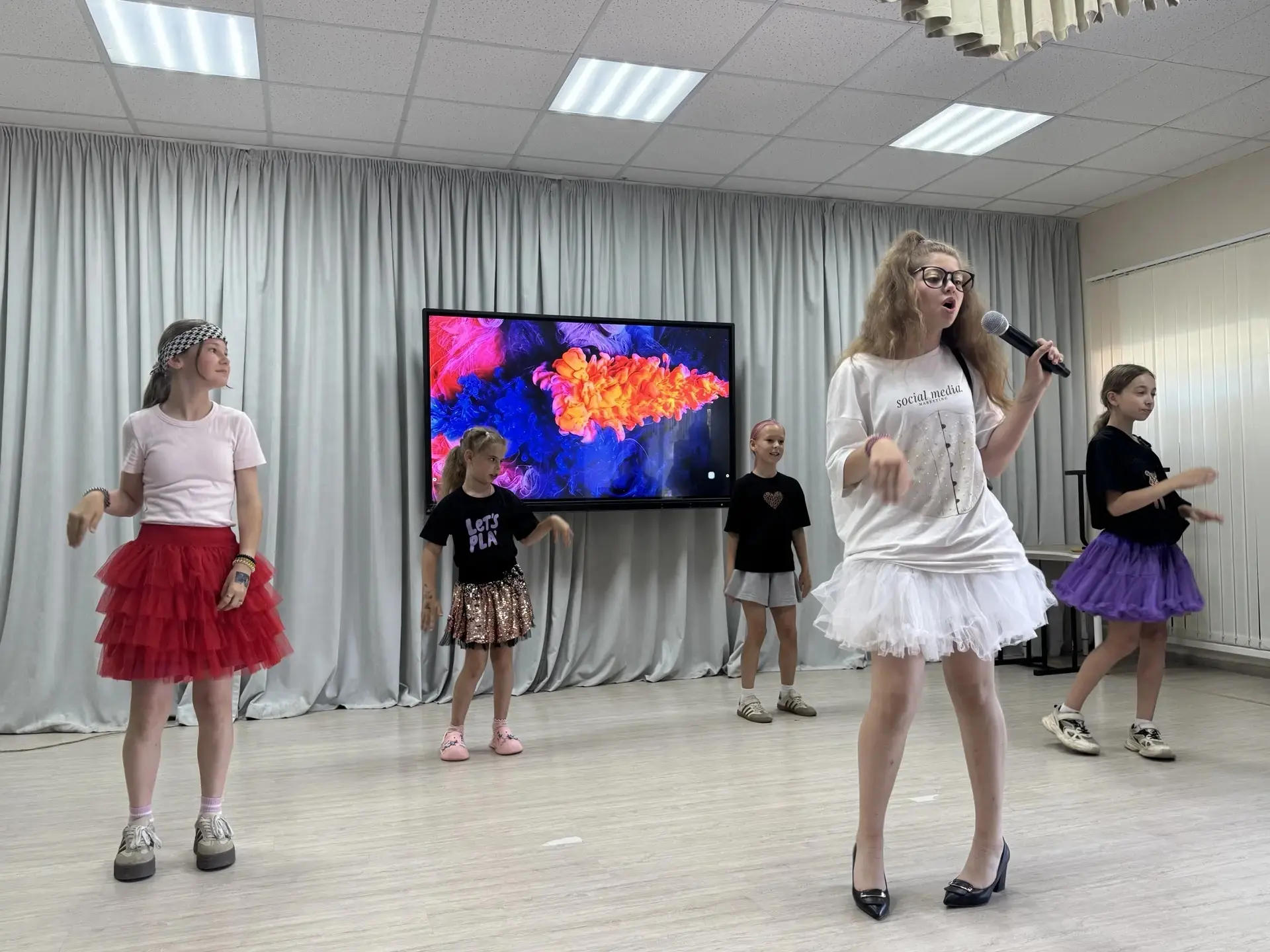 🌞«ДЕНЬ ПОИСКА НОВЫХ ЗВЕЗД»

🏃‍♀️Новая неделя в нашем лагере традиционно началась с зарядки🤸и вкус