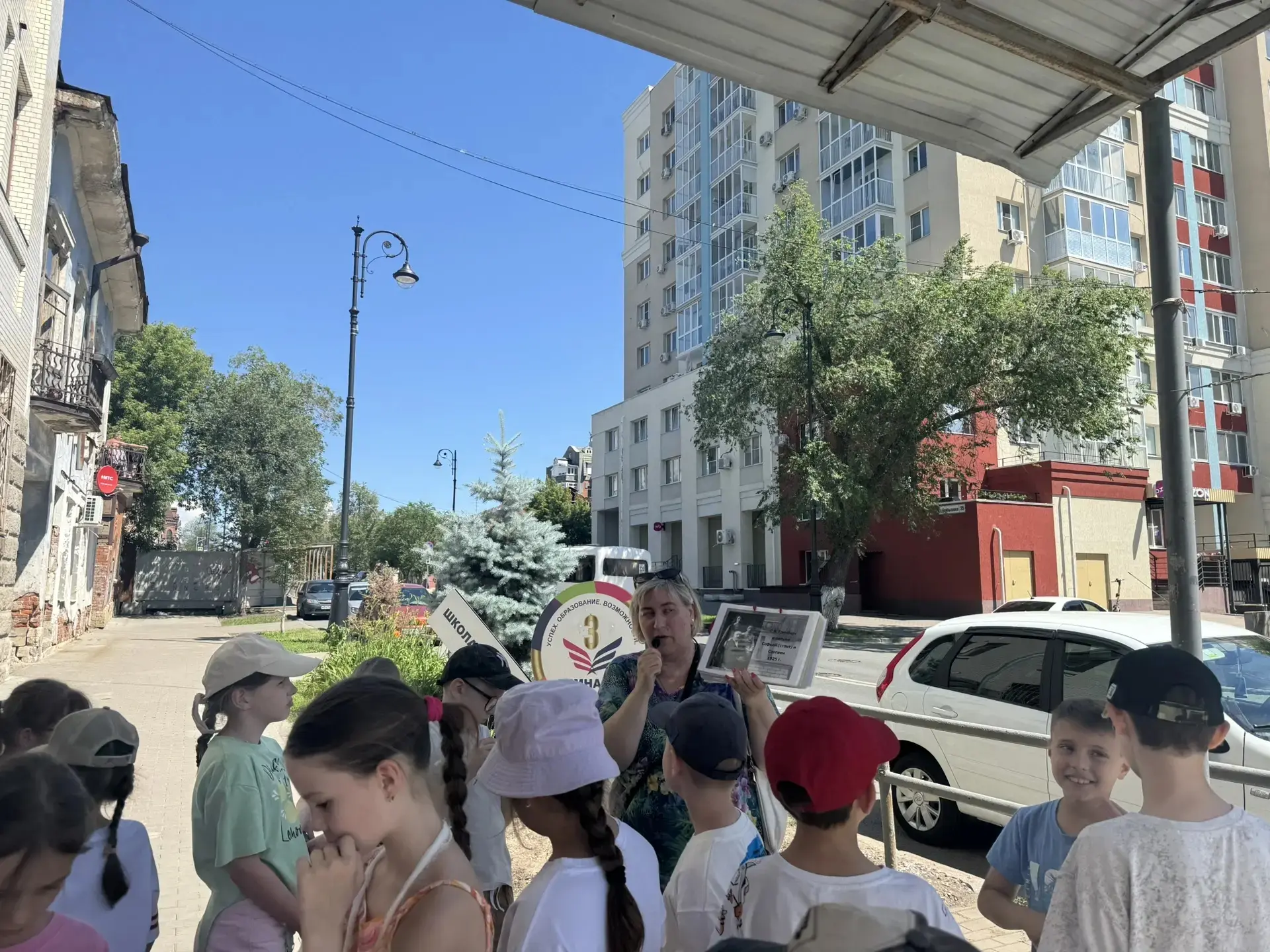 15 июня 3 отряд совершил пешеходную экскурсию по улицам Самарского района.