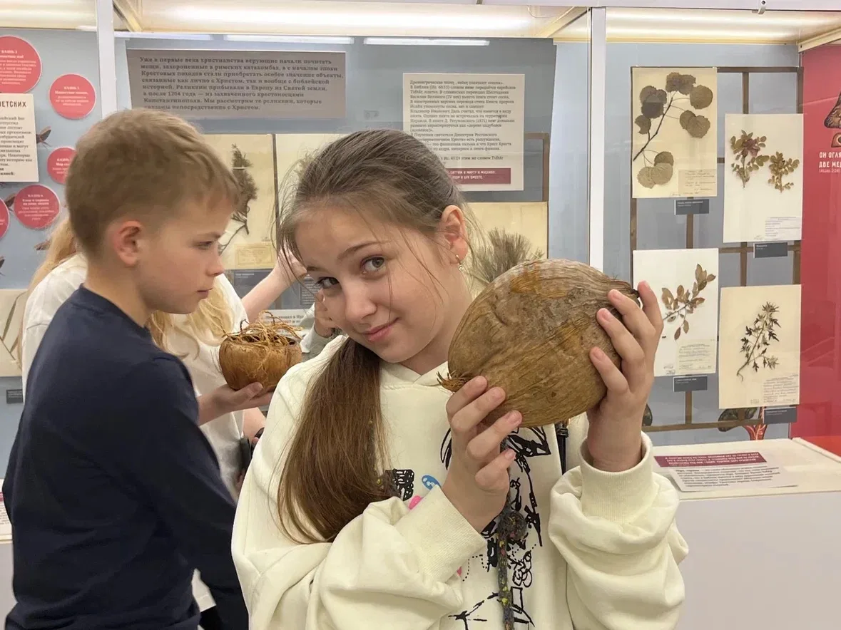 В мире удивительных растений 🌿  🪴 Вчера ученики 5 классов «ВН» вместе со своими классными руководите