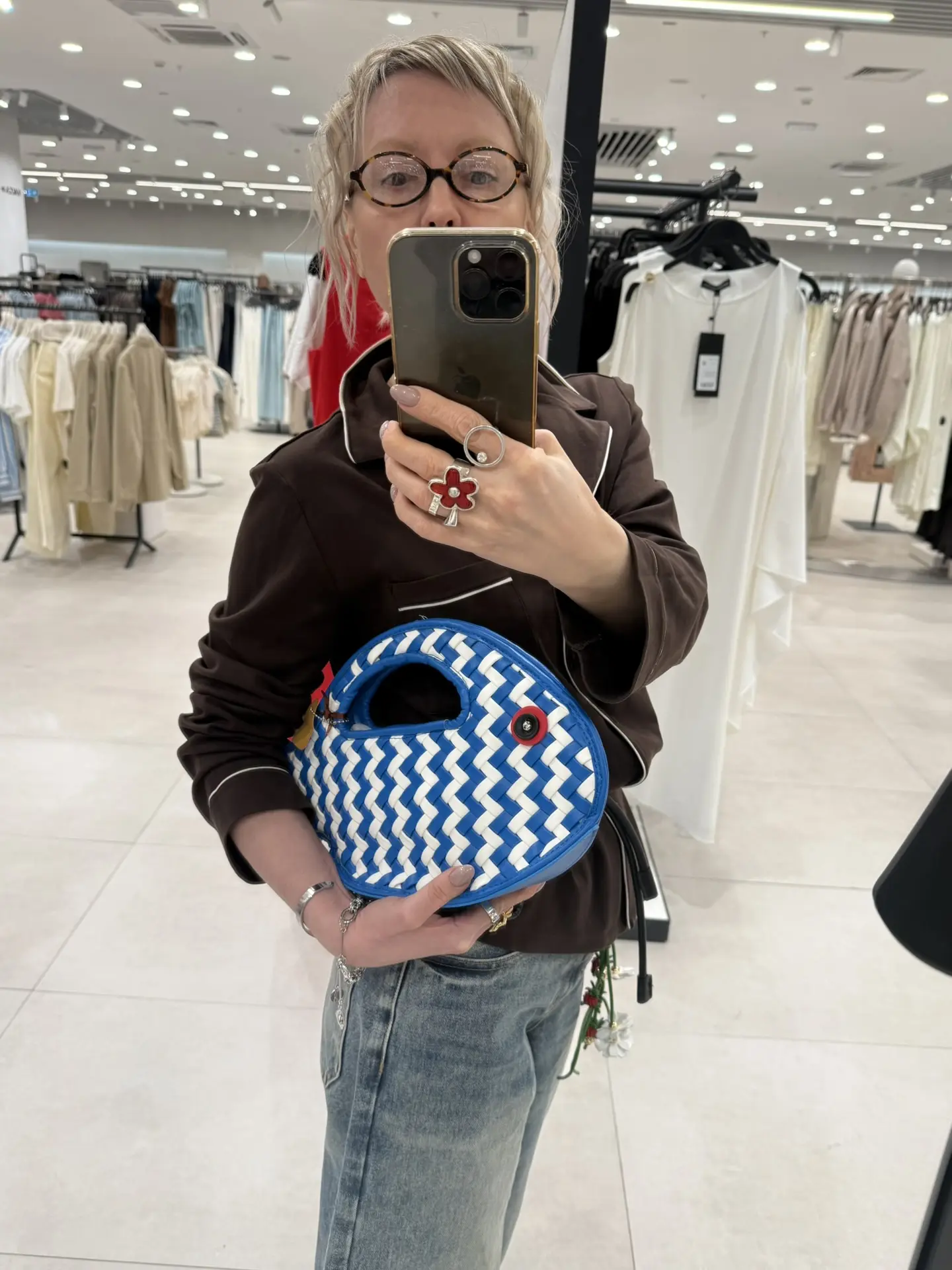 Сегодня в рубрике Хочу-Могу:  • Kate Spade 2015 года • Снежная Королева 2026  Какую?