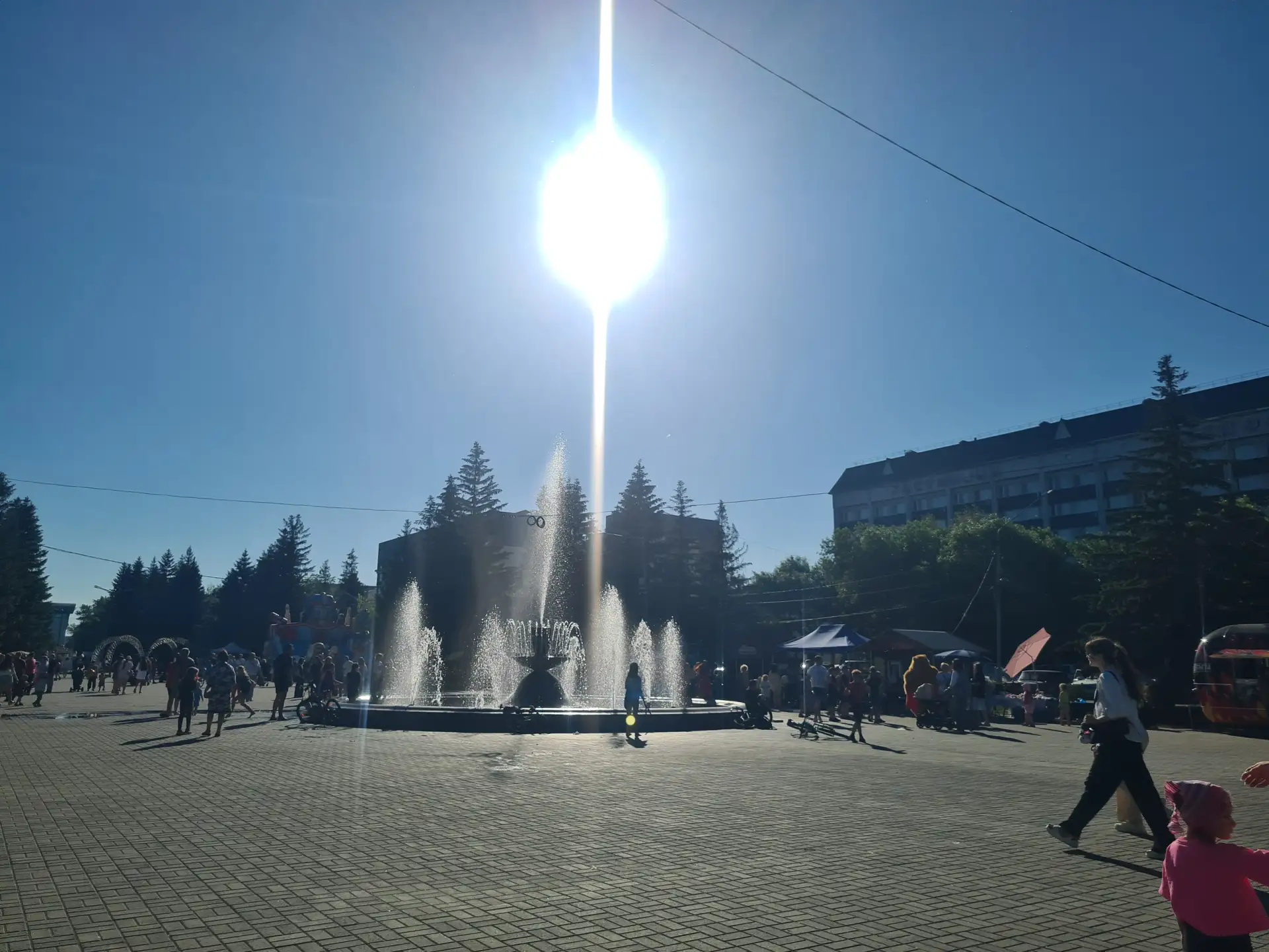 ☀️ Летнее солнцестояние: сколько продлится самая короткая ночь в Бийске 
 
21 июня начинается астр