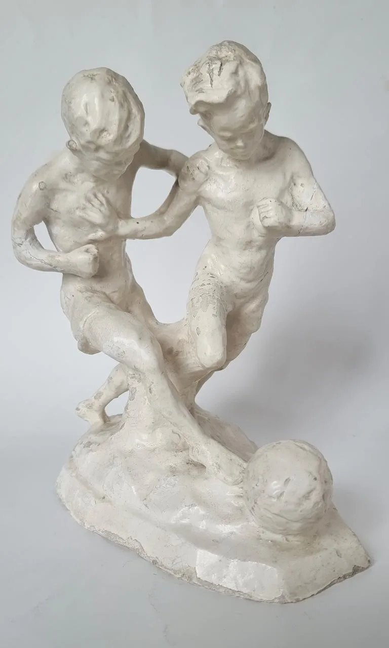 Скульптурная группа "Юные футболисты" (СССР, 1960-е годы)