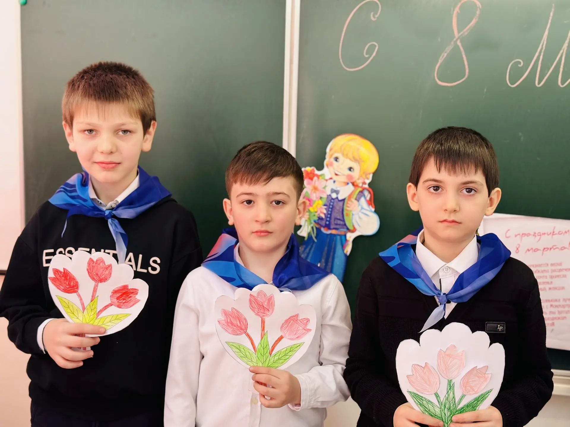 Дата 8 марта в сознании большинства людей неразрывно связана с праздником весны и женственности -Меж