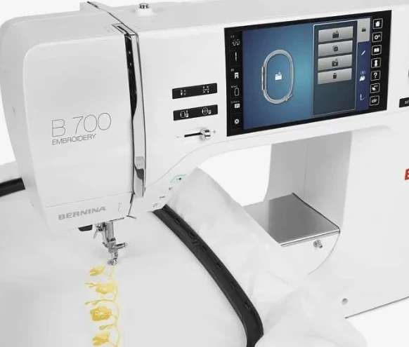 BERNINA B700: свобода творчества без стресса!

Надоели крошечные пяльцы и стыковка фрагментов вышивк
