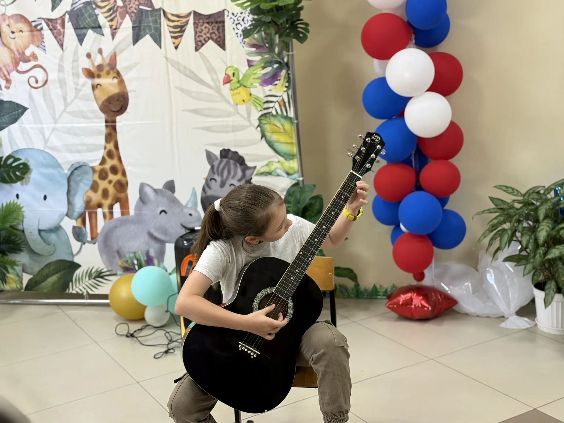 ✨🎤 «Таланты орлят» в лагере «Мадагаскар»

Сегодня в нашем школьном лагере прошло яркое мероприятие 