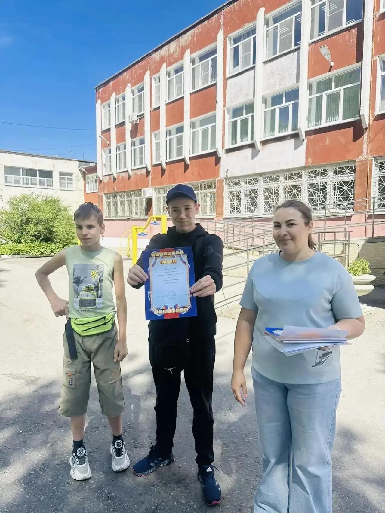 🎉 Делимся яркими фото с итоговой линейки — завершение первой смены летней трудовой практики! 📸

👏
