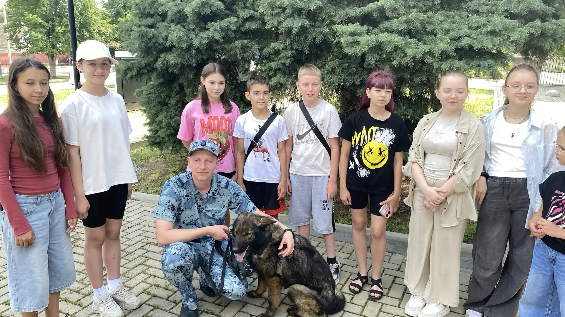 Сегодня в лагере «Весёлый ералаш» прошёл по-настоящему насыщенный и познавательный день! ☀️
🔥🐕‍🦺 