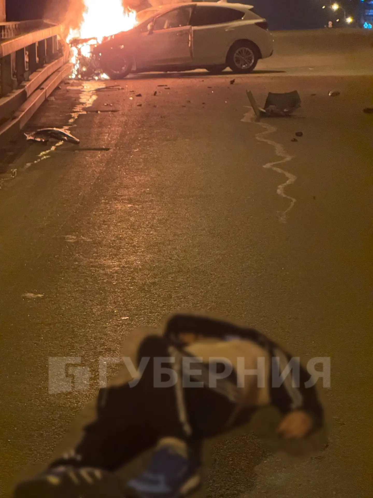 Жесткое ДТП произошло вчера ночью в Хабаровске  Авария случилась на эстакаде, соединяющей Восточное 