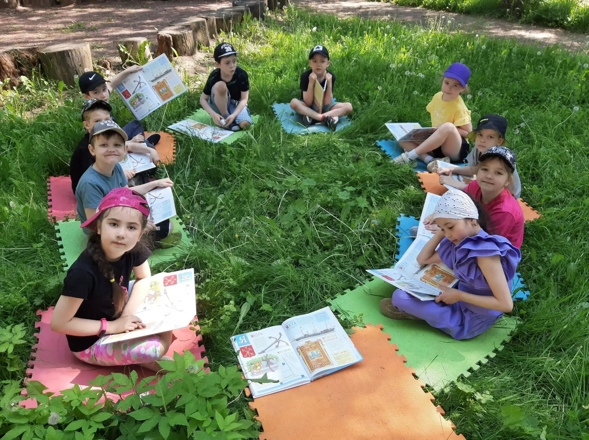 Наш любимый город Петербург — прямо на лужайке! ☀️

Воспитатель подготовительной группы Анна Владими