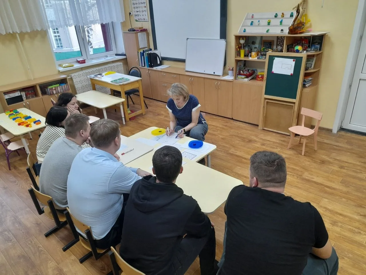 Вчера в средней группе ✨"Сказка"✨ состоялся семинар-практикум для родителей. 

Учитель-логопед Чистя