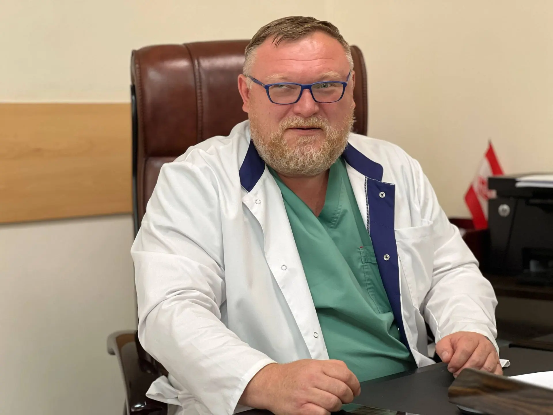 Дорогие коллеги!

Сегодня я хочу сказать всем вам особое спасибо, всем, независимо от должности и ре