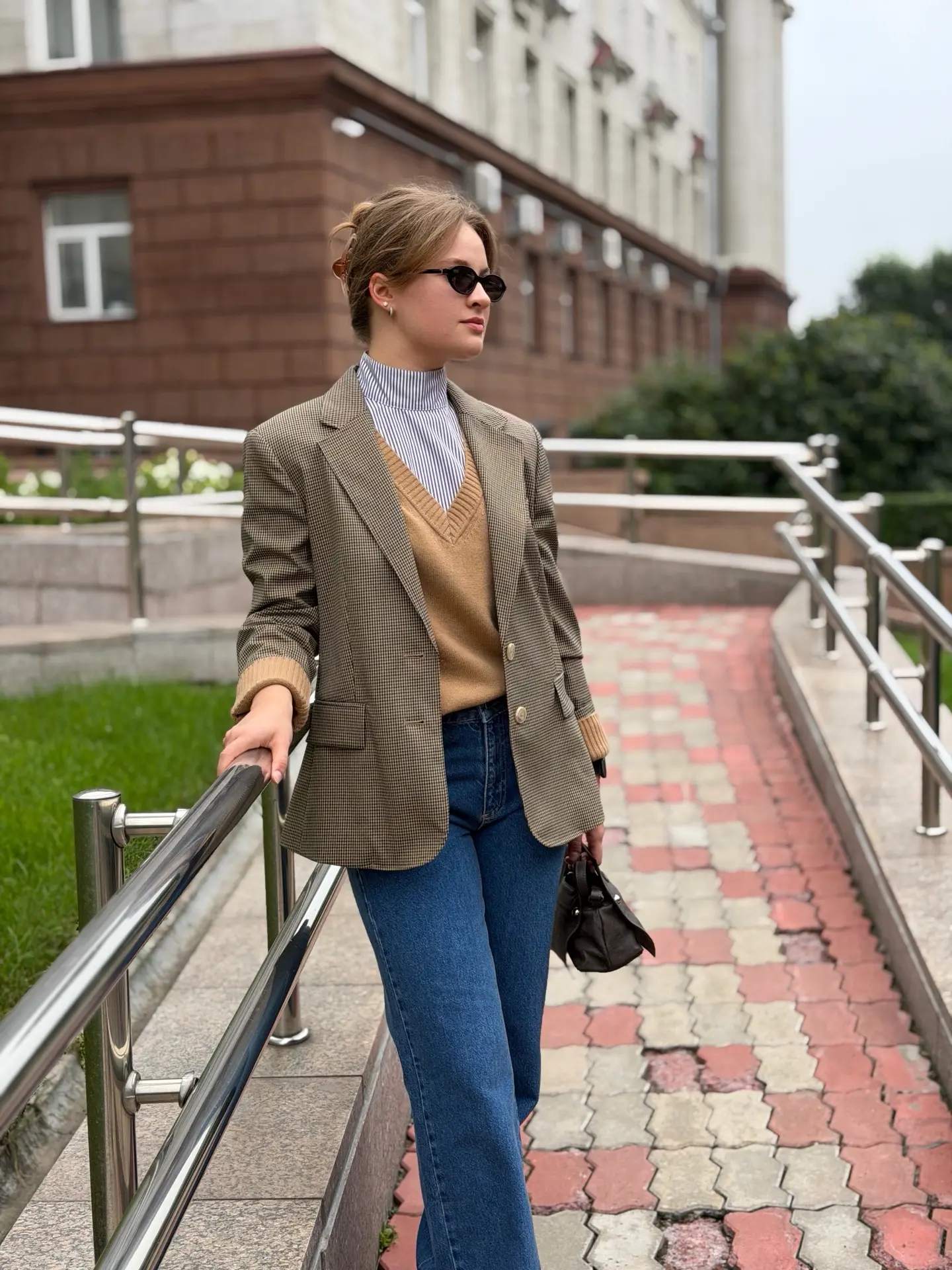 Продолжаем поиски красного квадрата 🟥
