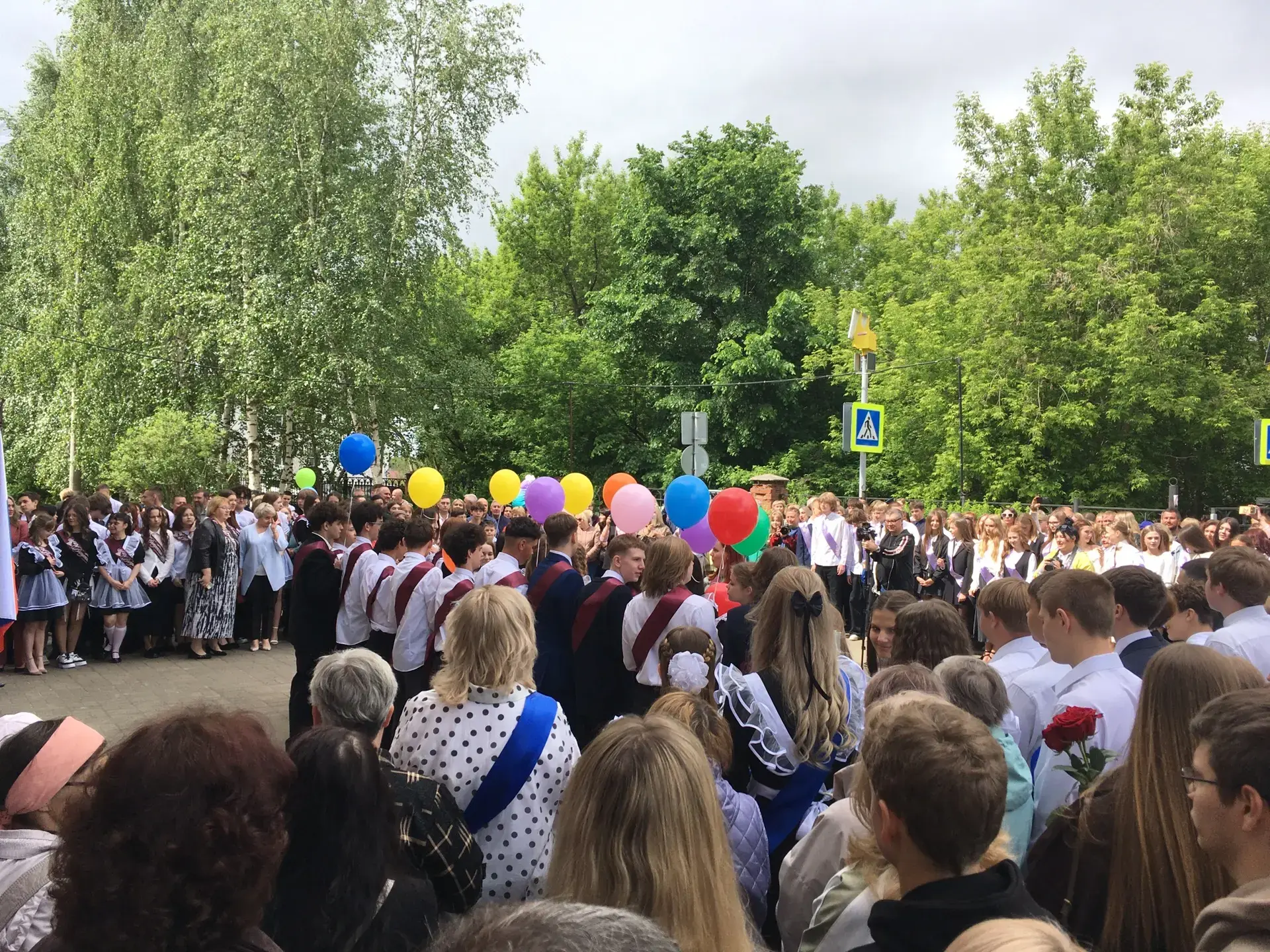 Выпускной ринг 9 классов 🎓✨  Уважаемые педагоги, родители и учащиеся!  В нашей школе состоялся выпус