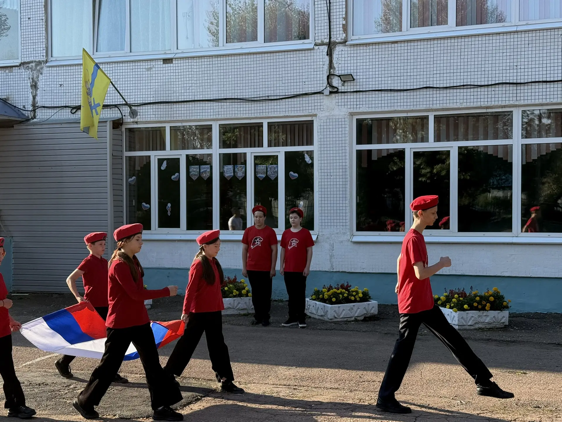 С Днём российского флага! 🇷🇺