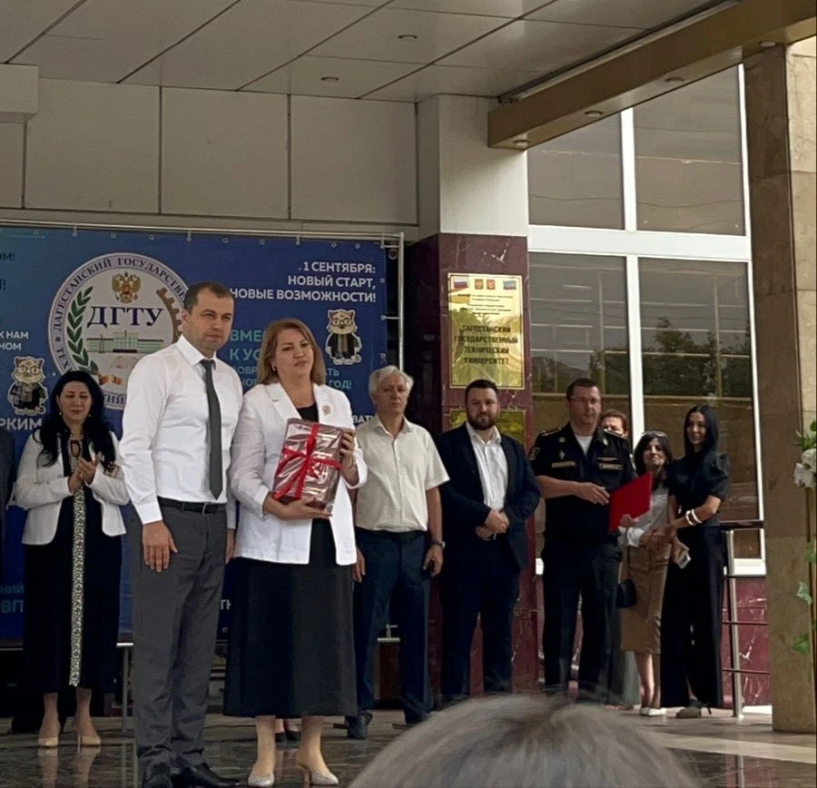 Добро пожаловать в студенческую семью! Желаем первокурсникам успешного старта, яркой ст...