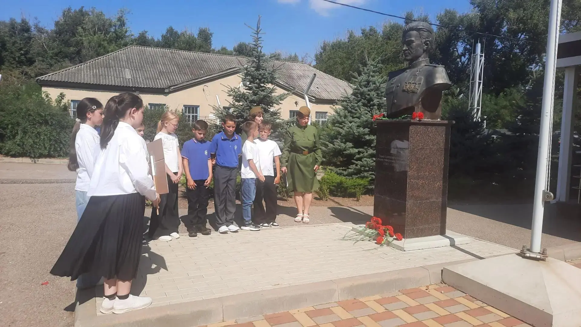 В день Победы над милитаристской Японией и окончания Второй мировой войны обучающиеся М...
