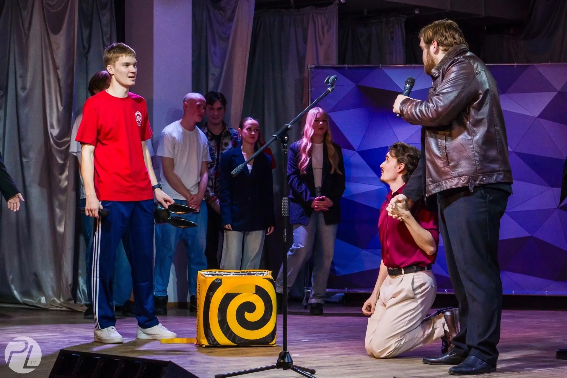 🎭 Хочешь попробовать себя в КВН? Самое время!