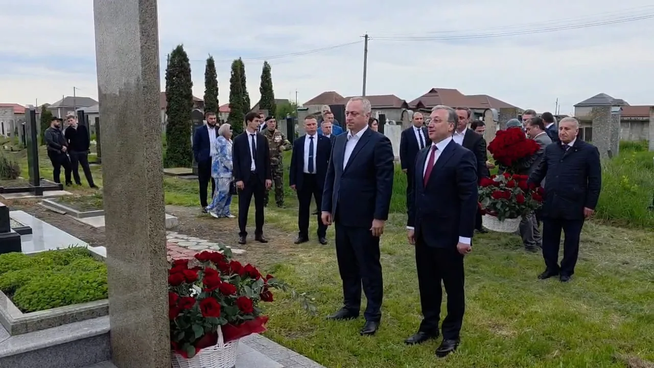 В рамках визита в Кабардино-Балкарию делегация Республики Абхазия во главе с Бадрой Гун...