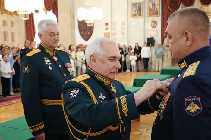 Высшее командное звено принимает пополнение
#военное_образование

В Военной академии Генерального шт