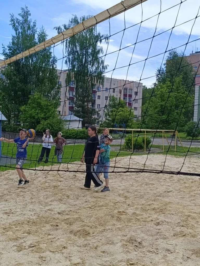 💥Инструктор по физической культуре Артём Николаеаич Жижин вводит в работу с детьми👫👫👫 разнообраз