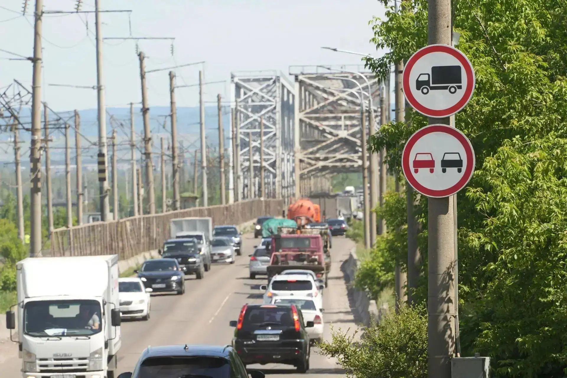 Реверсивное движение на мосту 777 сохранят на сутки с вечера воскресенья, 5 июля

Напомним, что по п