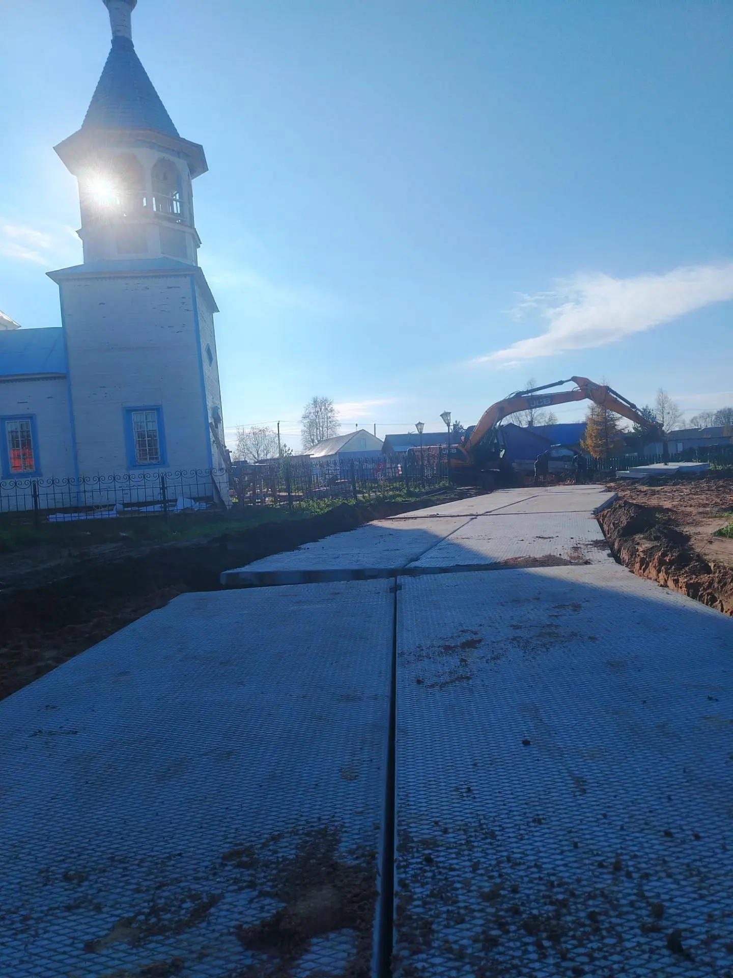 В селе Несь продолжаются работы по благоустройству. В настоящее время проезд в районе Б...