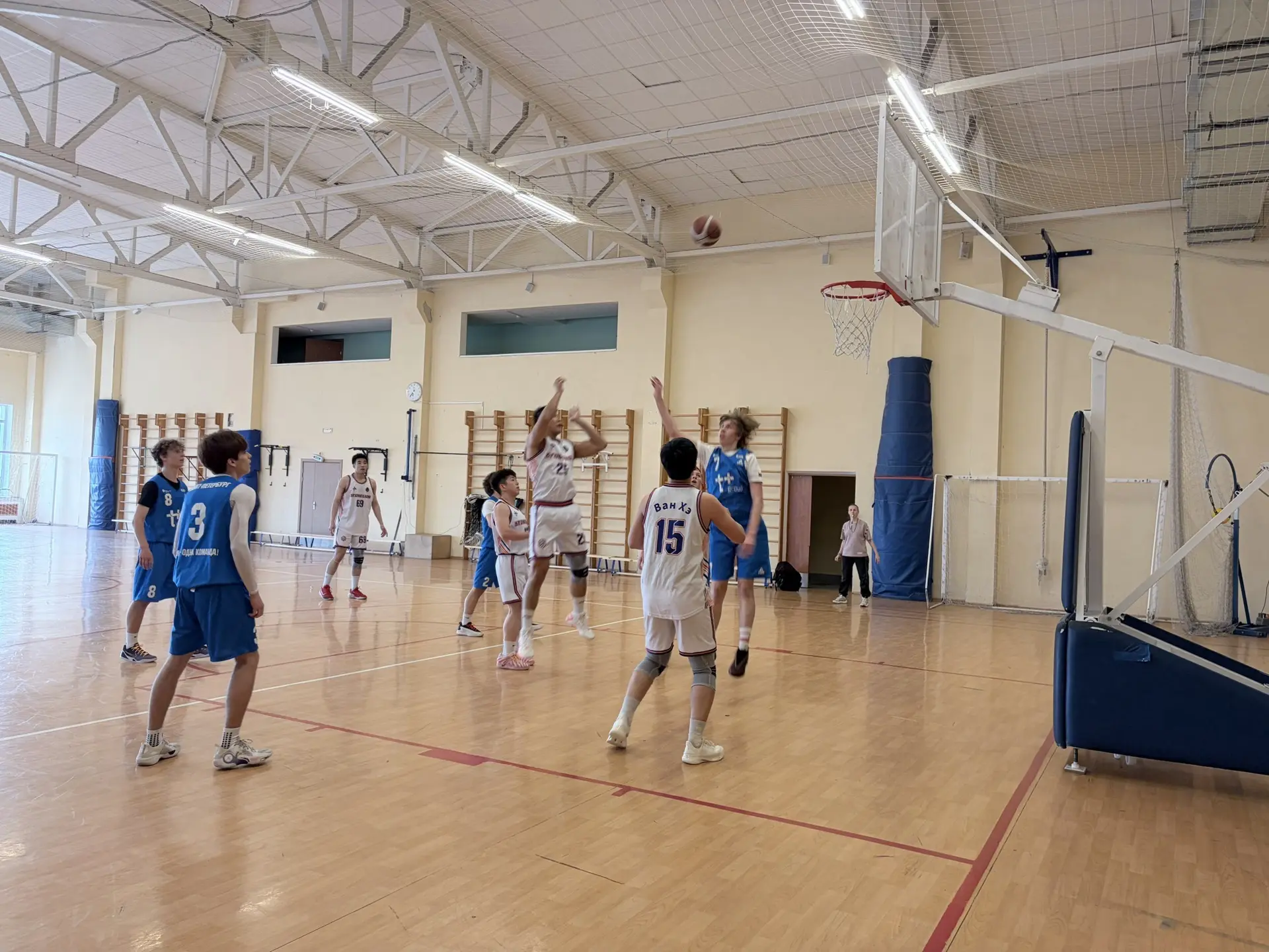 Международная товарищеская встреча: лицей 126 — команда Китая 🤝🌍🏀  На этой неделе наша юношеская сбо