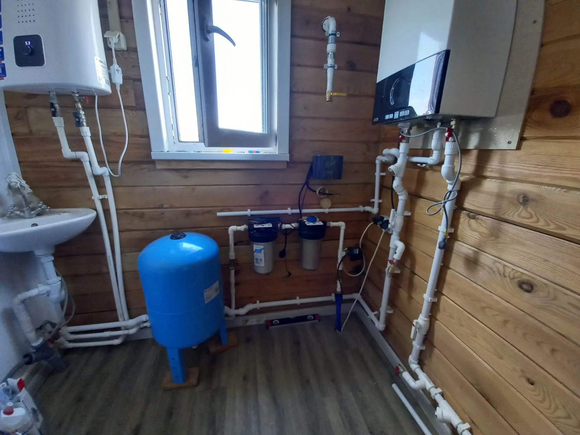 Произведен монтаж и обвязка газового котла а также замена труб ХГВС, демонтирован неисп...