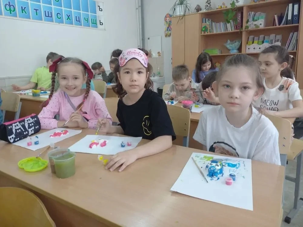 🌼 В весеннем пришкольном лагере прошла серия мастер-классов «Наука — это просто»! 🎉 📍Этим весенним д