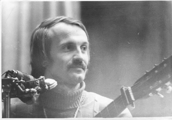 25 мая – день рождения АЛЕКСАНДРА СУХАНОВА 

ЗЕЛЕНАЯ КАРЕТА Александра Суханова (на стихи Овсея Дриз