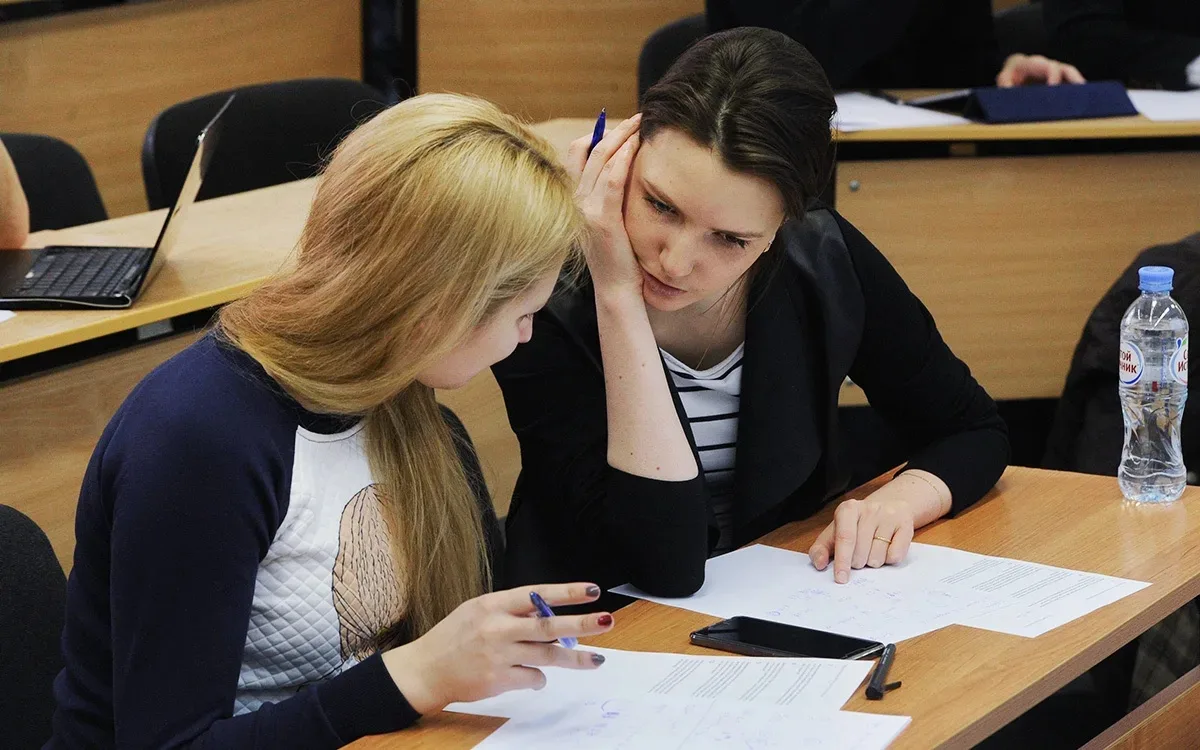 👩‍🎓 В российских вузах сократят платные места для юристов и экономистов  В российских вузах сократят