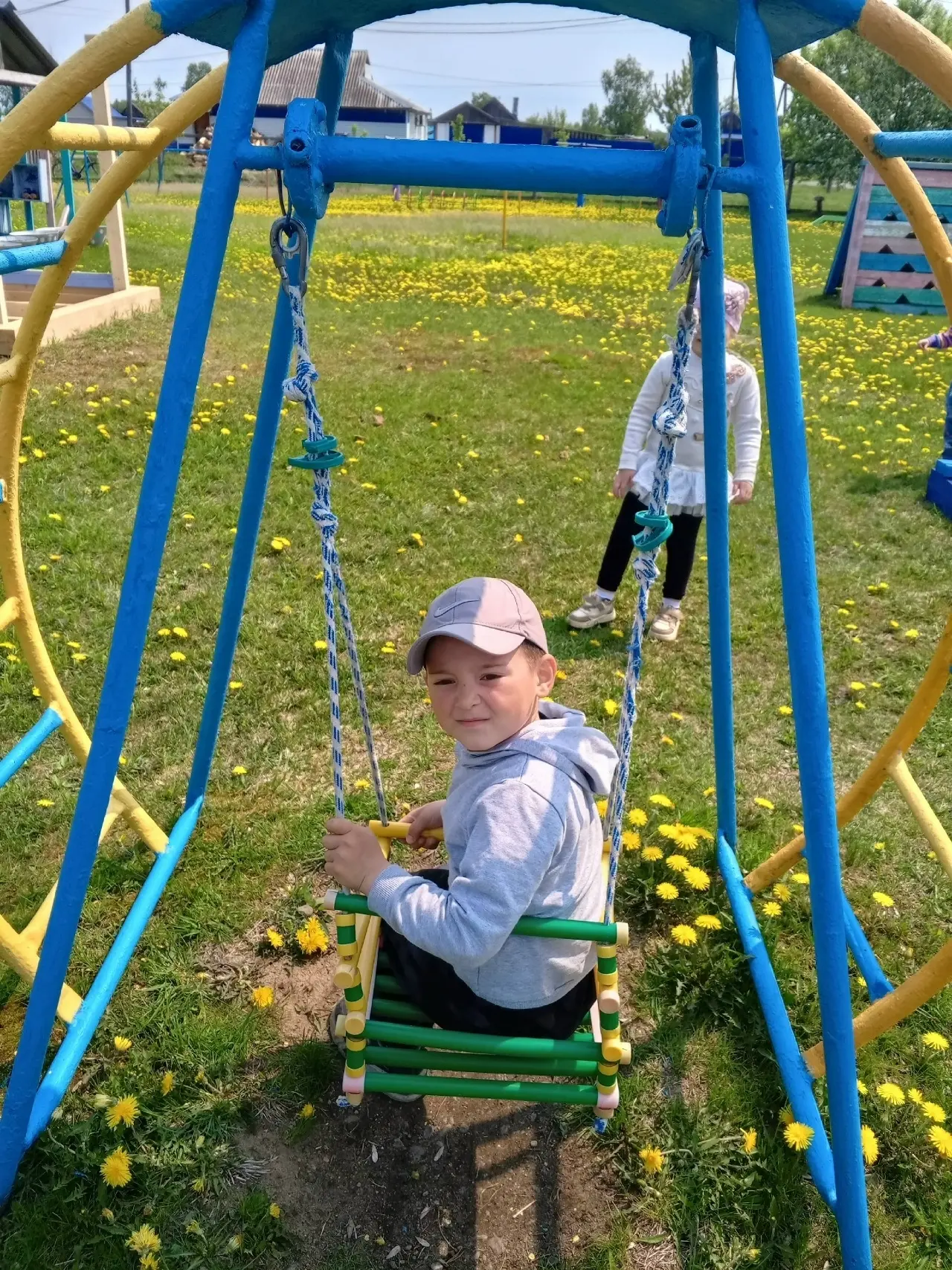 День качания на качелях!