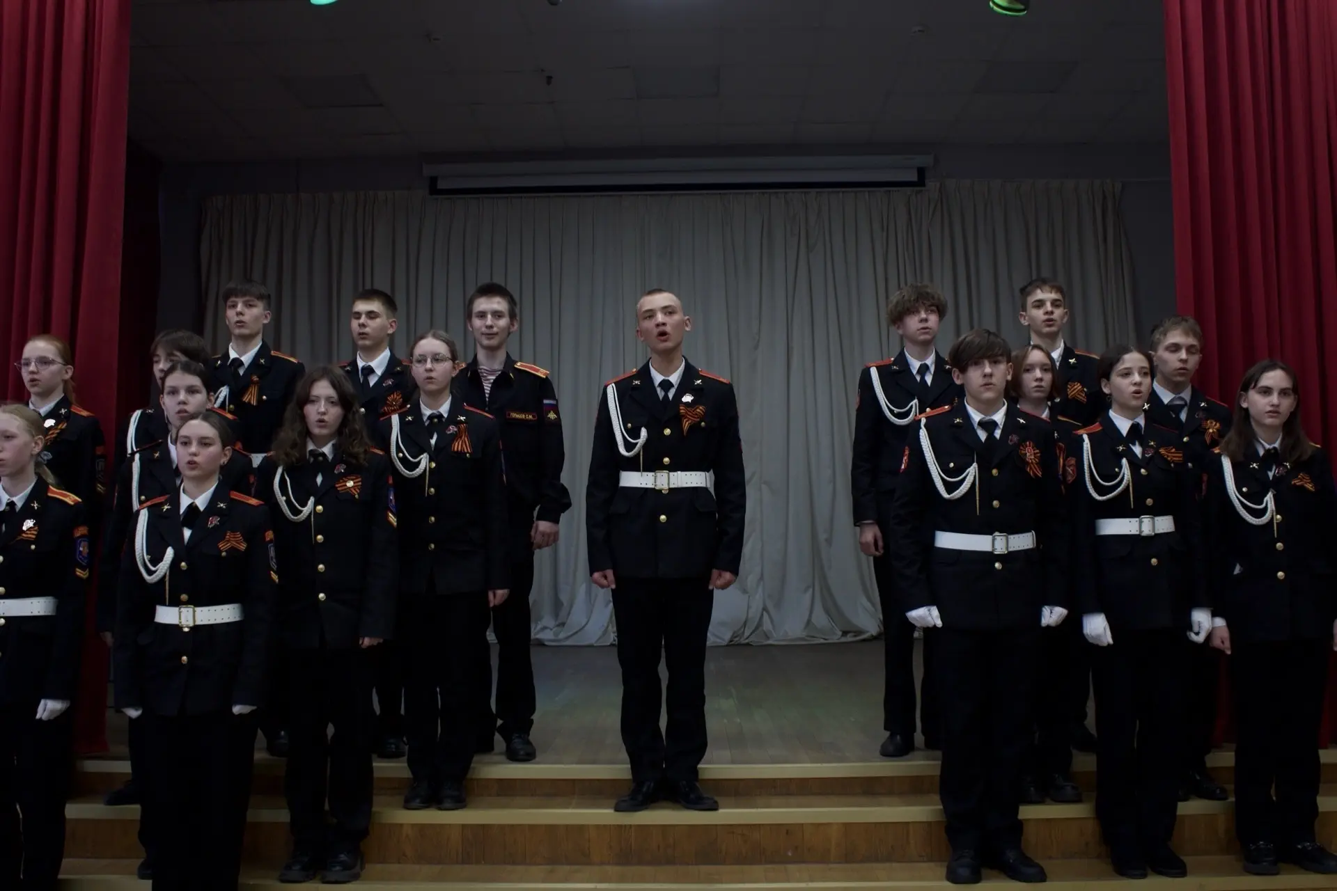 🎖️ В школе прошёл торжественный концерт ко Дню Победы  Накануне праздника 9 Мая в школе прошел празд