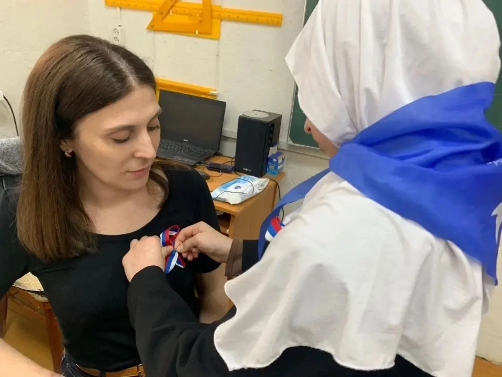 ✨🇷🇺Сегодня, 18 марта, лидеры первичного отделения Движения Первых МБОУ «СОШ №1 им. Магомедова М. М.»