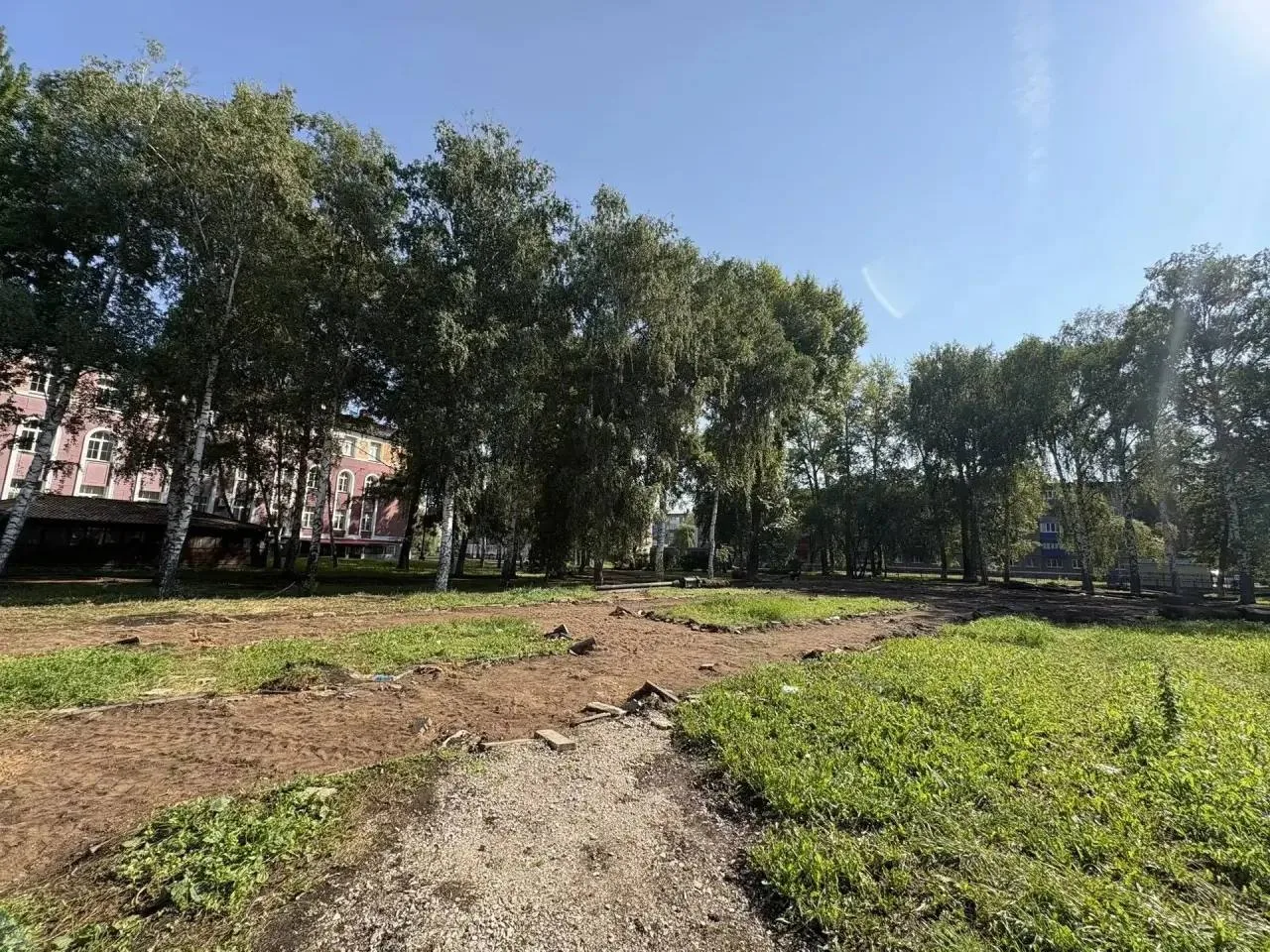 В Салавате началось благоустройство сквера около Дворца культуры «Нефтехимик»
