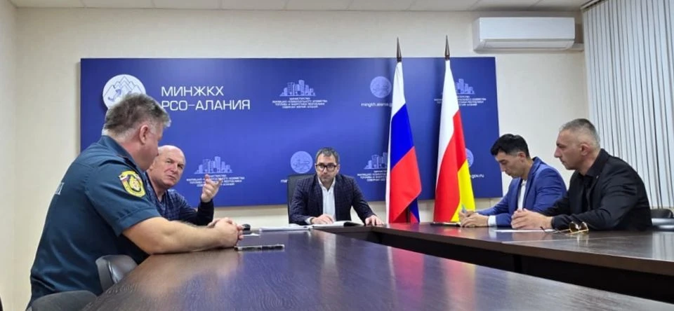 🔵В связи с ухудшением погодных условий в Министерстве ЖКХ, топлива и энергетики  продо...