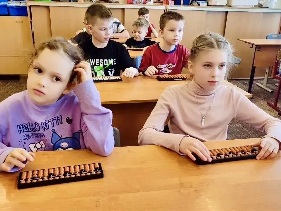 ПРОСТО КЛАСС наши каникулы   🤩 Не «скучное сидение дома», а настоящий весенний движ! Традиционно на 