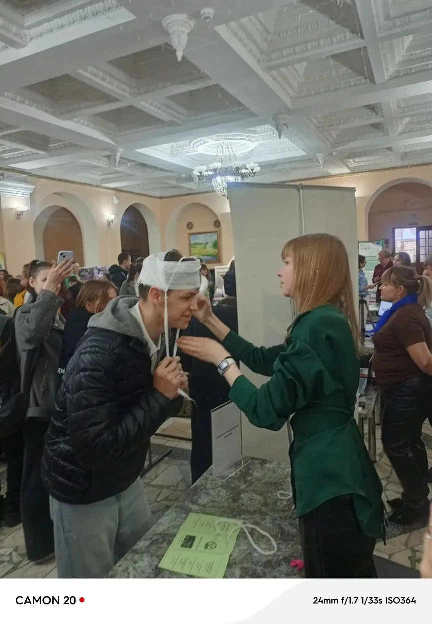 В будущее — с уверенностью: девяти- и одиннадцатиклассники школы посетили ярмарку трудоустройства  1