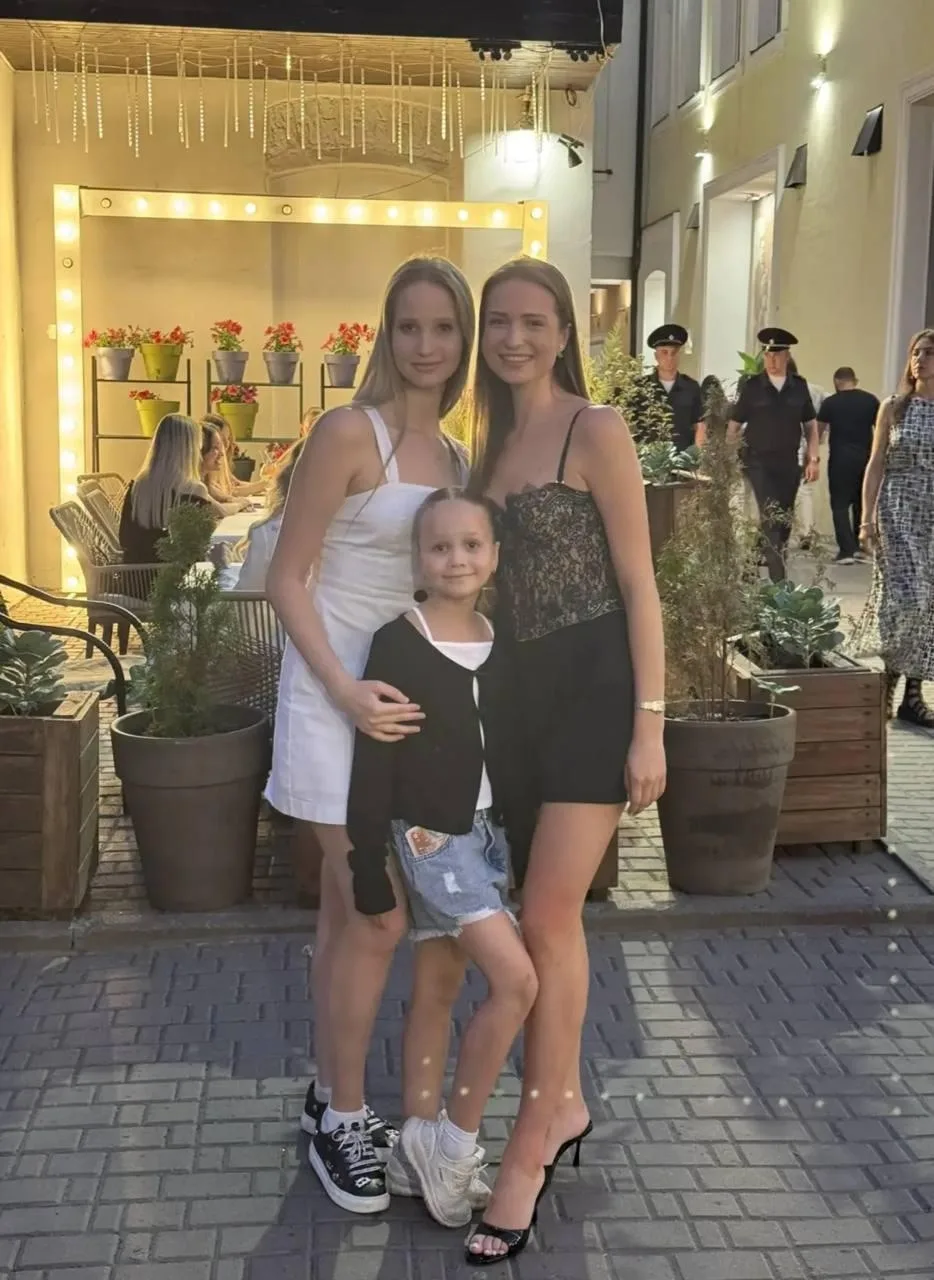 Майя Колобовникова со своей семьей 🥰