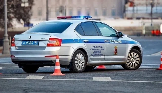🚦 В Зеленограде 18-летний водитель проехал на красный свет и попал в ДТП