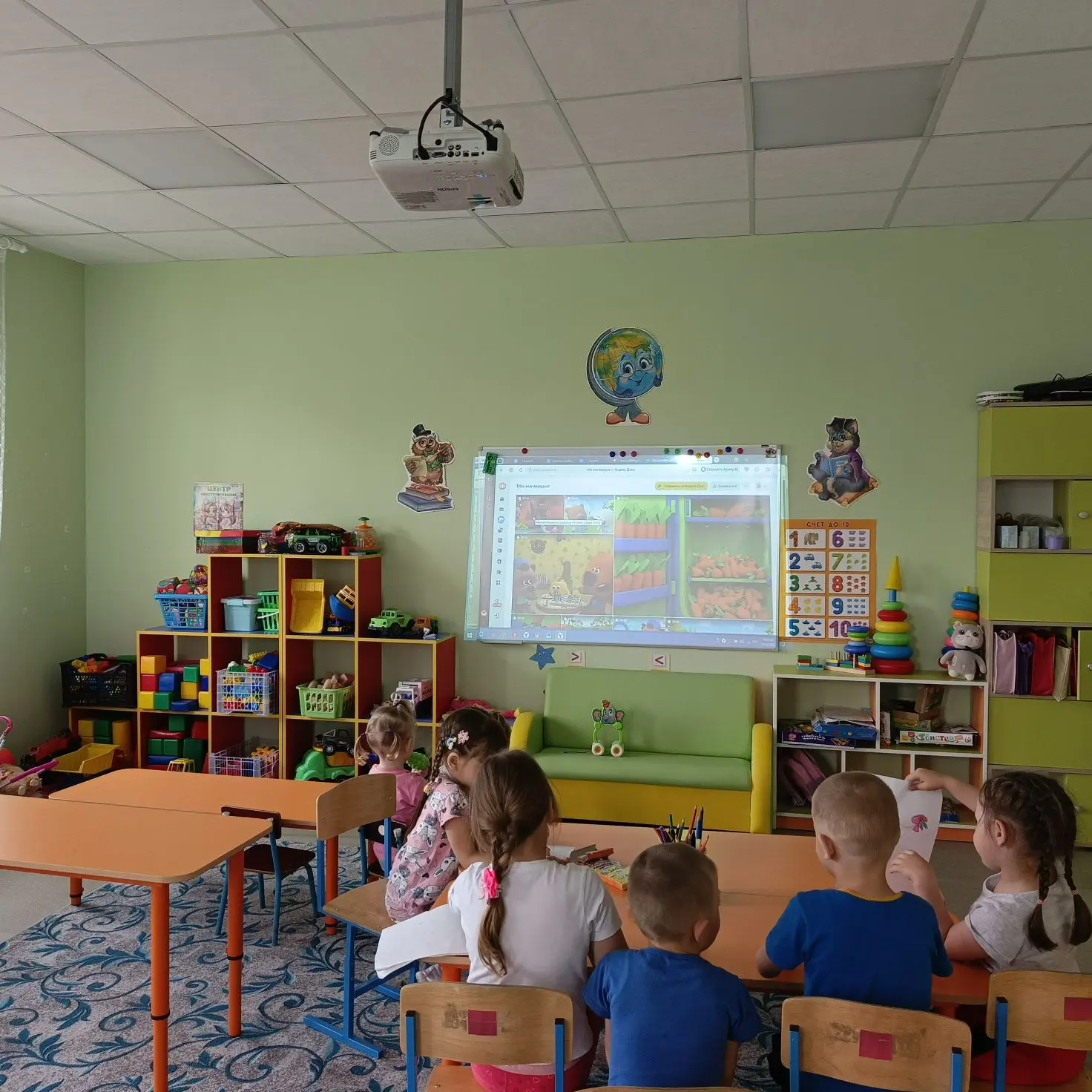В нашем детском саду мы уделяем большое внимание формированию у детей представлений о п...