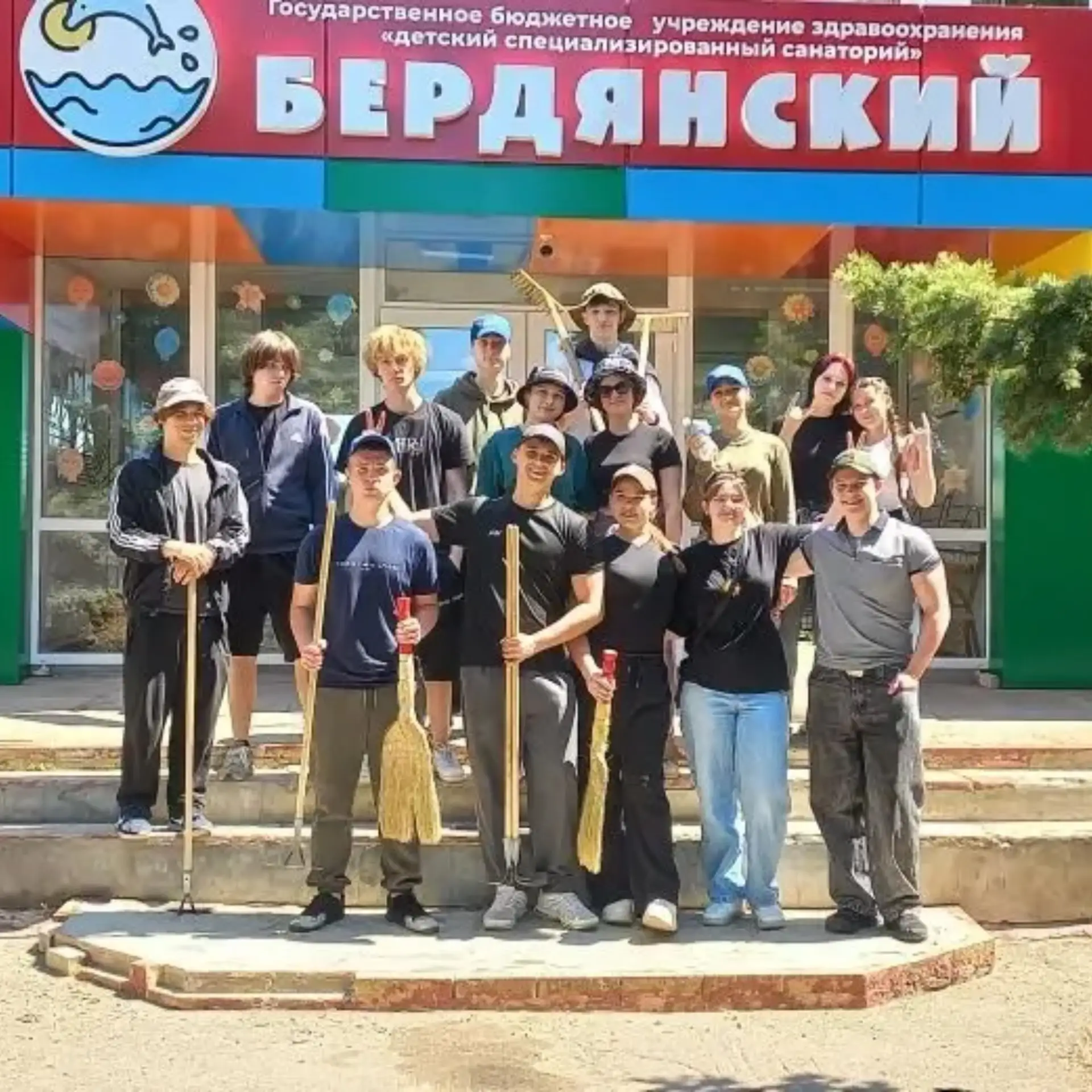 Этот пост о студентах, которые делают доброе дело своими руками.