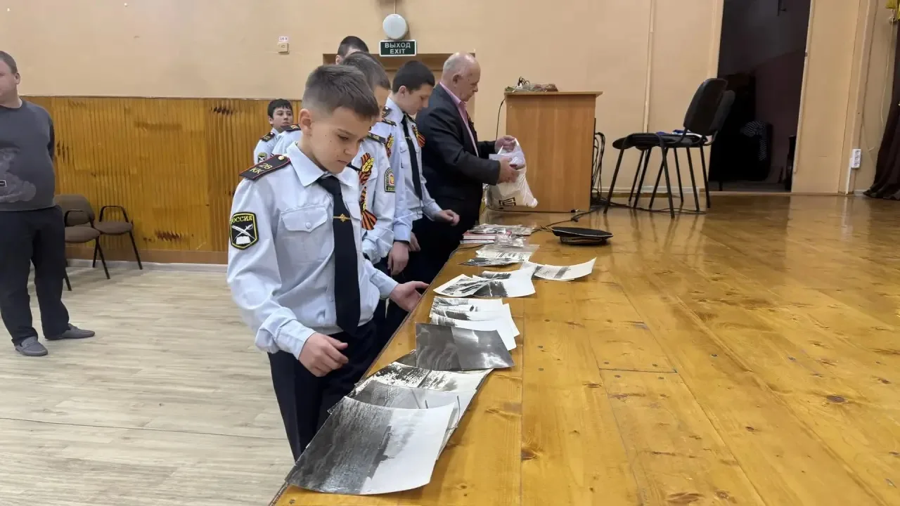 В преддверии великого праздника — Дня Победы — ветеран МВД Игнатов Александр Алексеевич встретился с